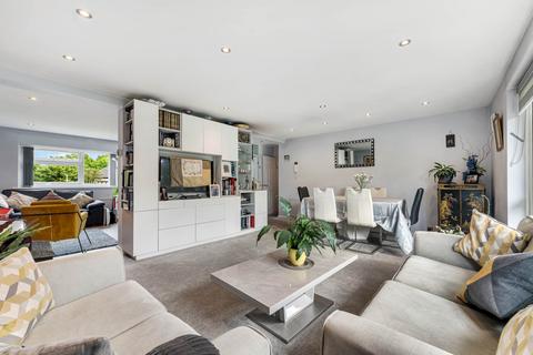 undefined, Ingeldende Court, Broughton Park