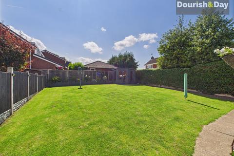 10 Oakley Close, Penkridge, Stafford, ST19 5ED