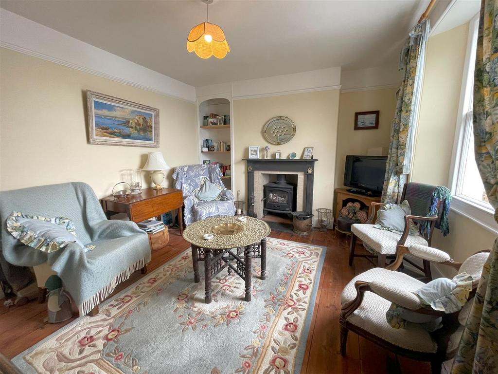 Sitting room 2.jpg