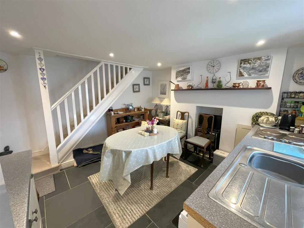 Kitchen .jpg