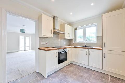 2 bedroom bungalow for sale, Claron, Guildford, GU2