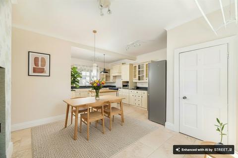6 bedroom detached house for sale, The Grange, Hackness Road, Scarborough, YO12 5SD