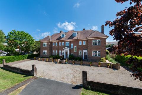 6 bedroom detached house for sale, The Grange, Hackness Road, Scarborough, YO12 5SD