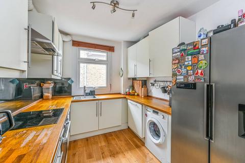 3 bedroom flat for sale, South Lambeth, Stockwell, London, SW8