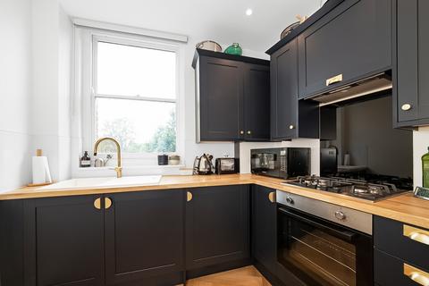 2d Clock House Road, Beckenham, BR3 4JP