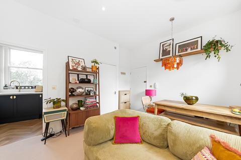 2d Clock House Road, Beckenham, BR3 4JP