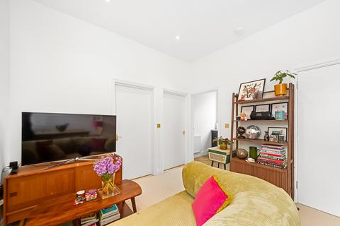 2d Clock House Road, Beckenham, BR3 4JP