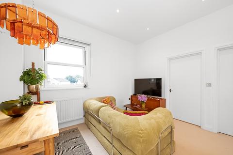 2d Clock House Road, Beckenham, BR3 4JP