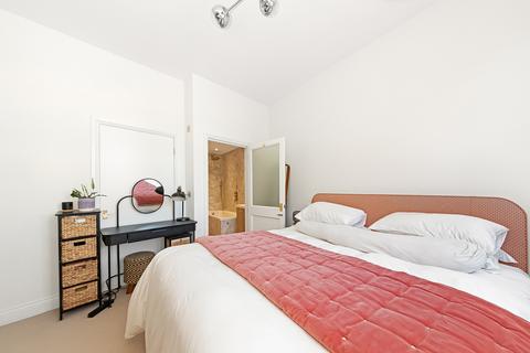 2d Clock House Road, Beckenham, BR3 4JP