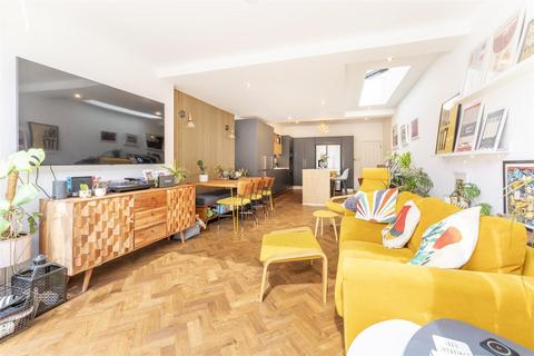 117 Studley Grange Road, London, W7 2LU