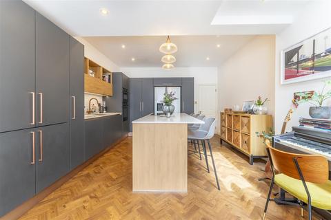 117 Studley Grange Road, London, W7 2LU