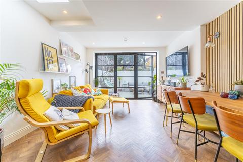 117 Studley Grange Road, London, W7 2LU