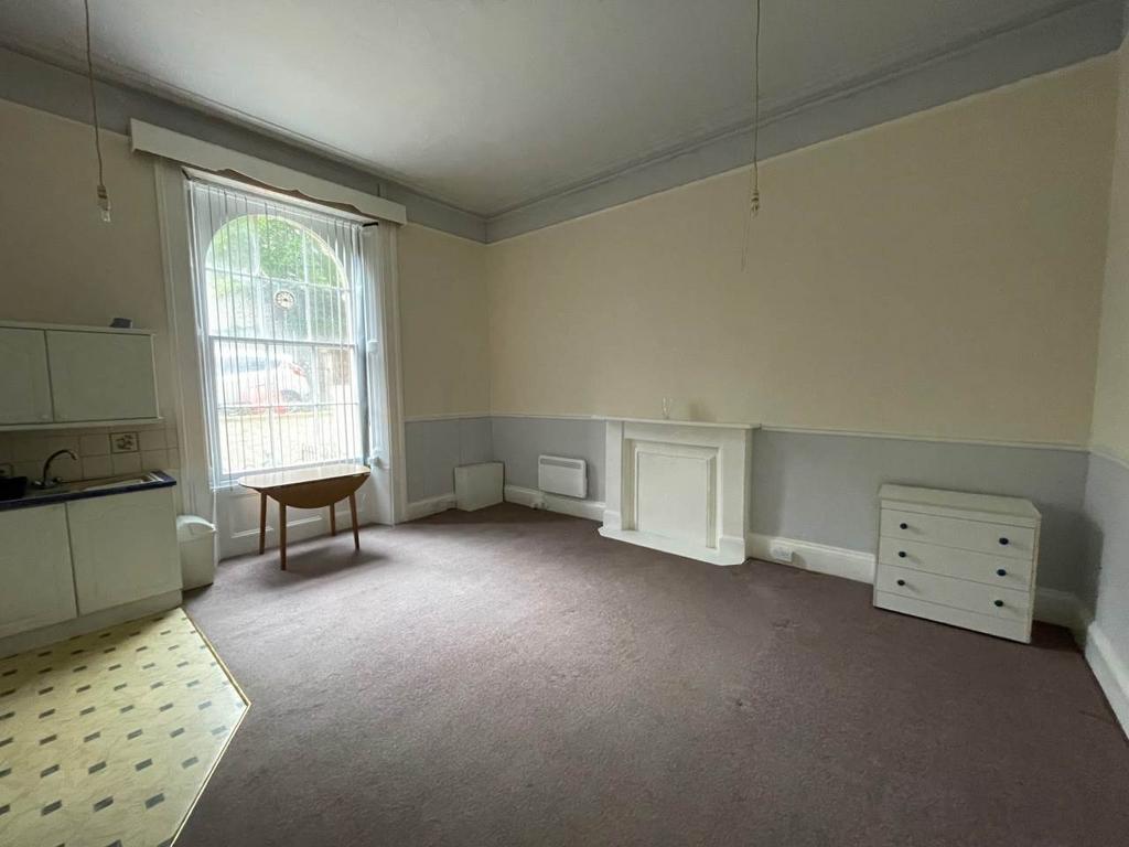 Hall flat 44 south r