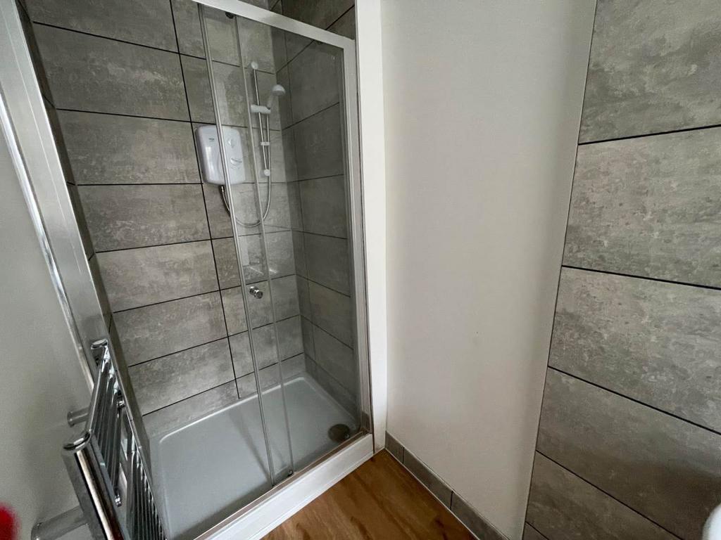 Hall flat 44 south r