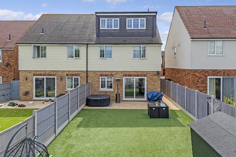 4 bedroom semi-detached house for sale, Patricia Gardens, Billericay, CM11
