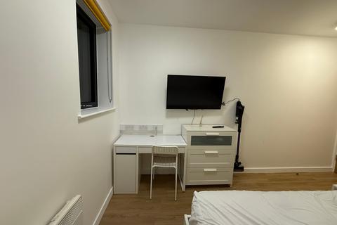 1 bedroom flat to rent, Chapel Street, Salford M3