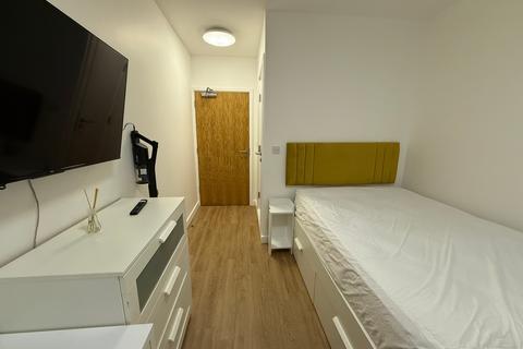 1 bedroom flat to rent, Chapel Street, Salford M3
