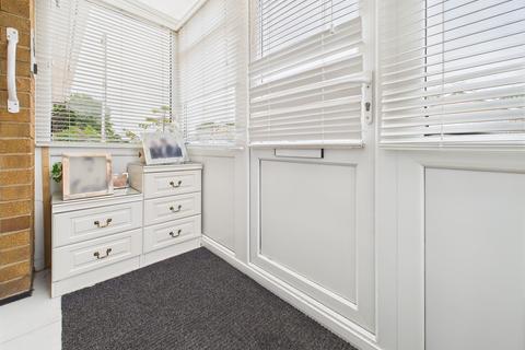 25 Leslie Grove, Calverton, Nottingham, NG14 6GL
