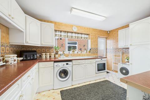 25 Leslie Grove, Calverton, Nottingham, NG14 6GL