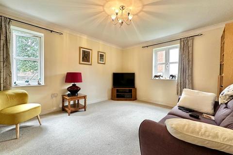 2 bedroom flat for sale, Massey Road, Tiverton EX16