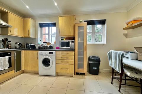 2 bedroom flat for sale, Massey Road, Tiverton EX16