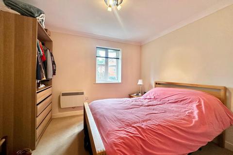 2 bedroom flat for sale, Massey Road, Tiverton EX16