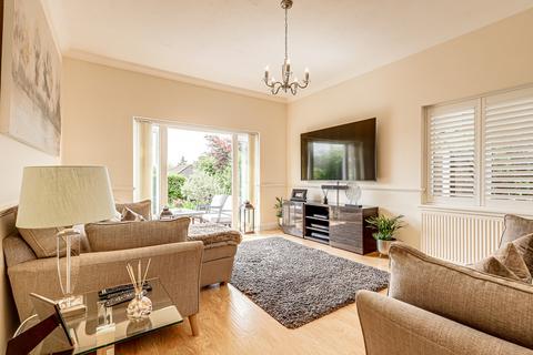 4 bedroom detached house for sale, The Maze, Leigh-on-sea, SS9