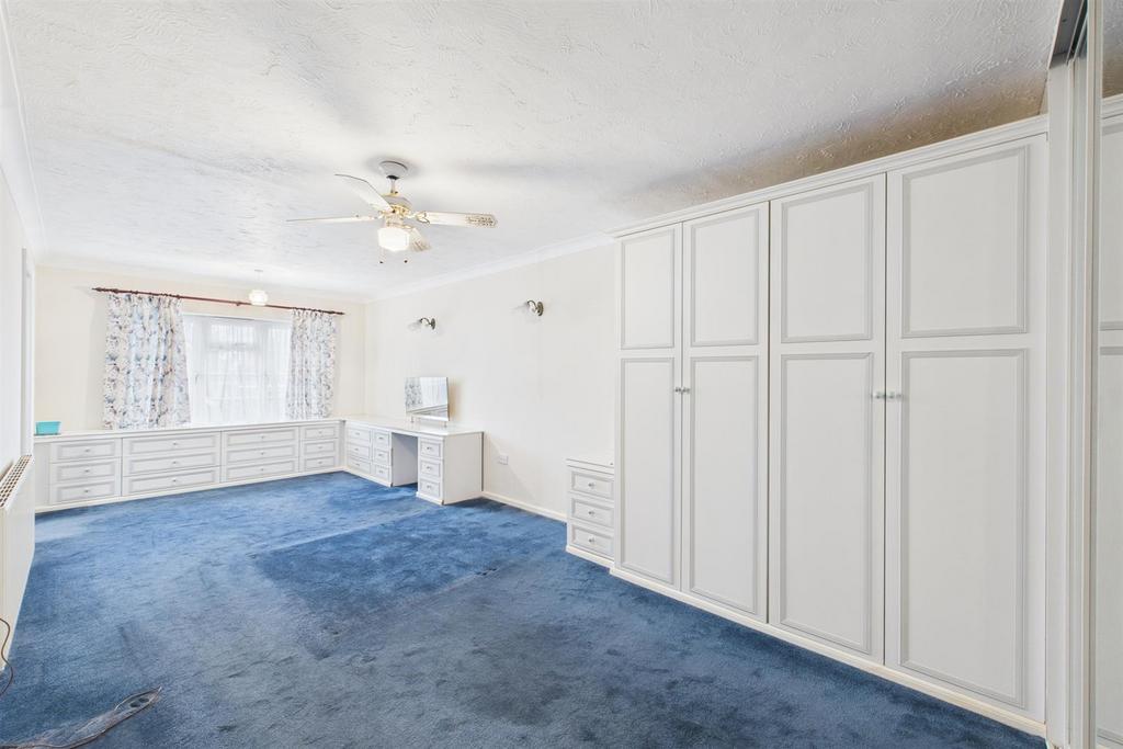 Bedroom 1 2.jpg
