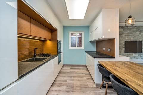2 bedroom flat for sale, 6/21 St Clair Road, Leith, Edinburgh, EH6 8JY