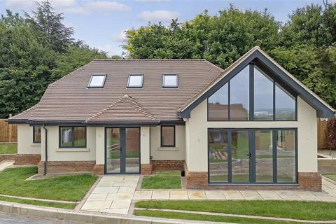2 bedroom barn conversion to rent, Mott Street, Loughton IG10