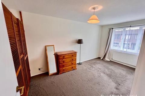 6 Littlewood Close, London, W13 9XH