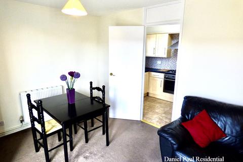 6 Littlewood Close, London, W13 9XH