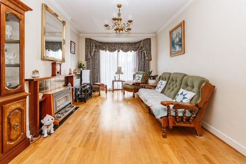 4 bedroom semi-detached house for sale, Enfield EN2
