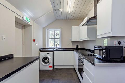 Kindrochit Lodge Kindrochit Drive, Braemar, Ballater, AB35 5YW