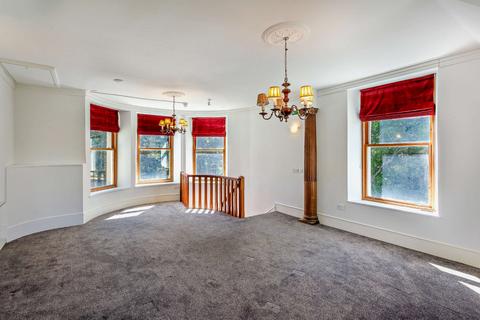 Kindrochit Lodge Kindrochit Drive, Braemar, Ballater, AB35 5YW