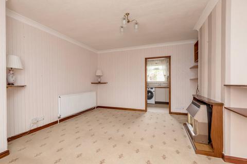 39 Clermiston Place, Edinburgh, EH4 7DR
