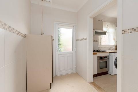 39 Clermiston Place, Edinburgh, EH4 7DR