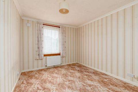 39 Clermiston Place, Edinburgh, EH4 7DR