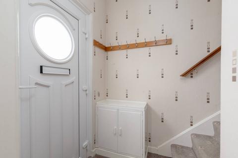 39 Clermiston Place, Edinburgh, EH4 7DR