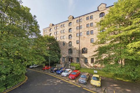 2 bedroom flat for sale, Bell Street, Merchant City, G4 0TD