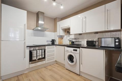 2 bedroom flat for sale, Bell Street, Merchant City, G4 0TD