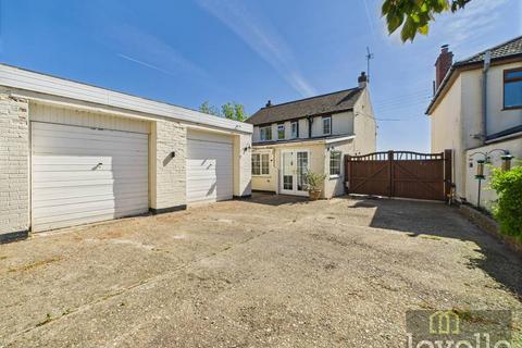 4 bedroom detached house for sale, Sutton Road, Huttoft LN13