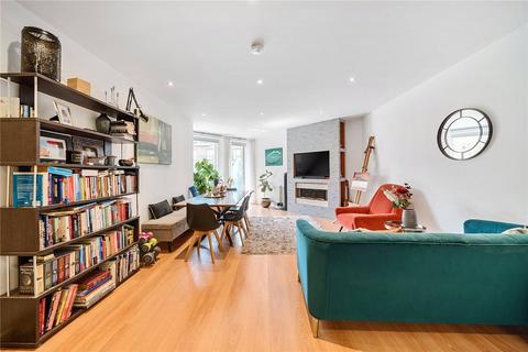 2 bedroom apartment for sale, Matcham Court, London, N8