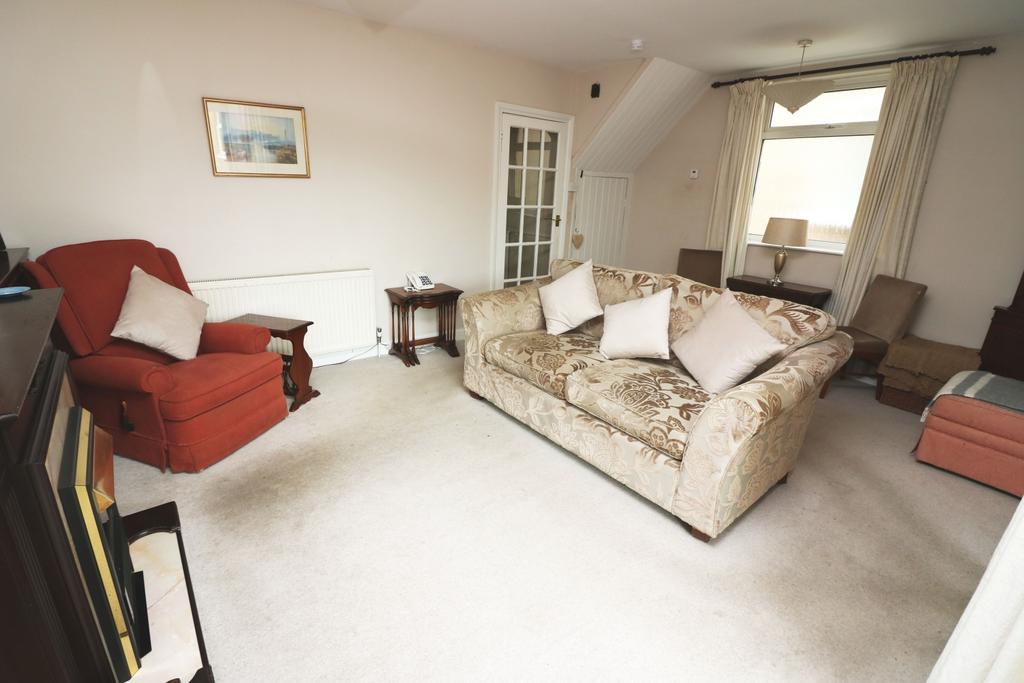 Lounge left