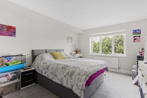 1 bedroom apartment for sale, Kingston Road, Staines-upon-Thames, Surrey, TW18