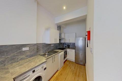 1 bedroom flat to rent, Lyndhurst Gardens, North Kelvinside, Glasgow, G20