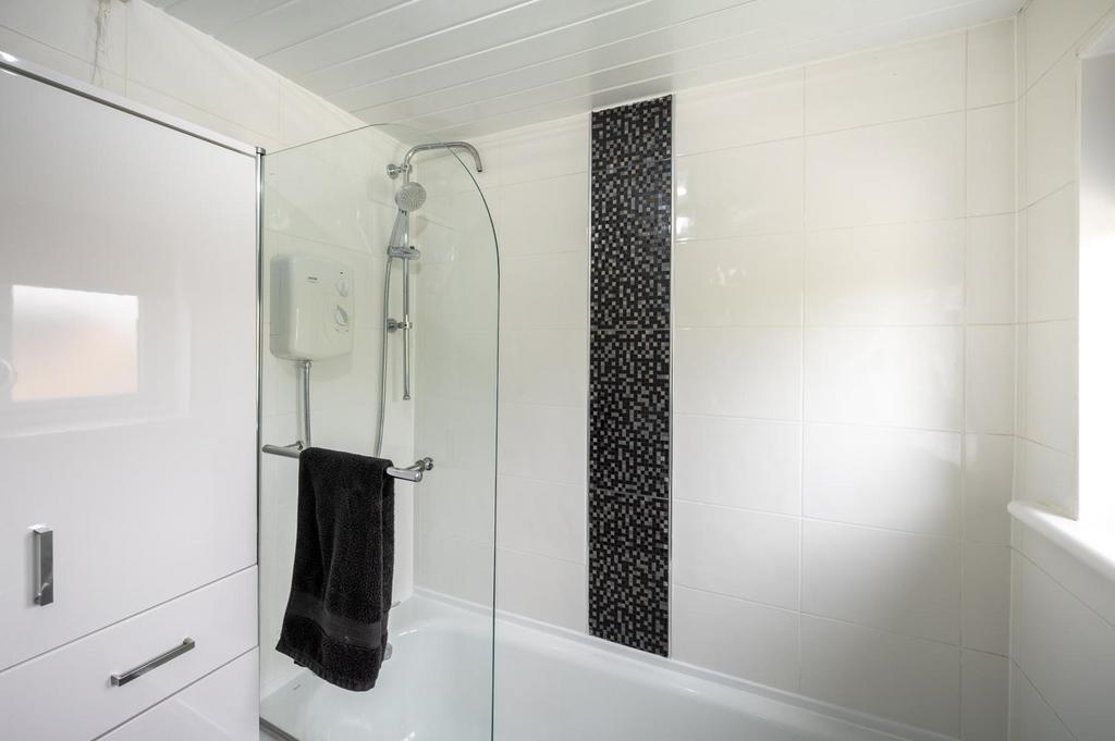 Bathroom (1).jpg