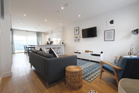 3 bedroom semi-detached house for sale, Trafalgar Drive, Walmer, CT14