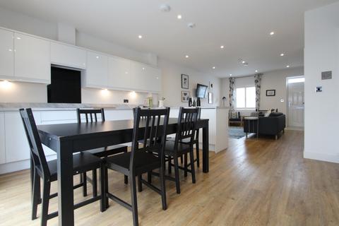 3 bedroom semi-detached house for sale, Trafalgar Drive, Walmer, CT14