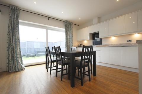 3 bedroom semi-detached house for sale, Trafalgar Drive, Walmer, CT14
